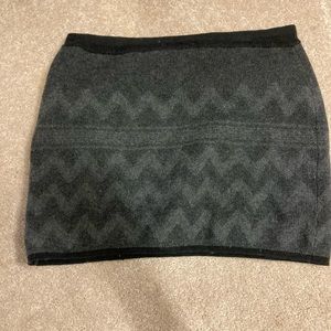 Mossimo black/gray mini skirt size medium